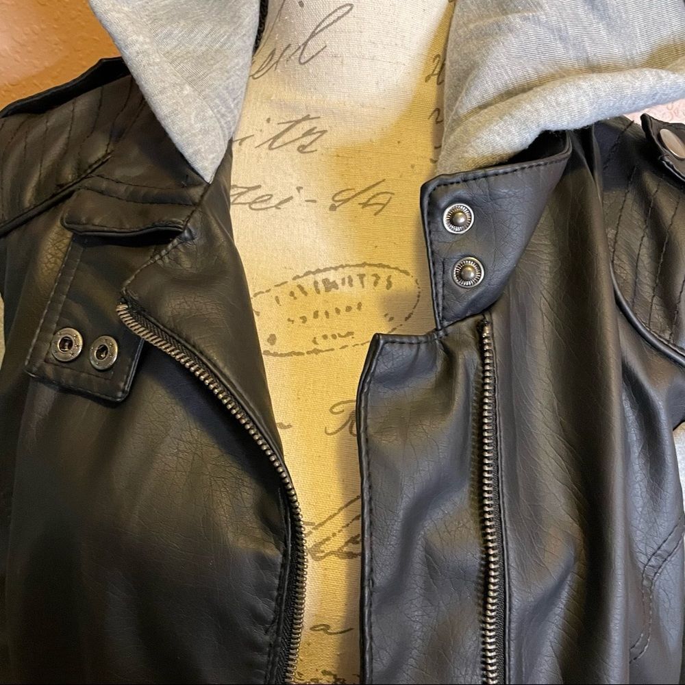 New Look black and grey jacket - Picture 2 of 11